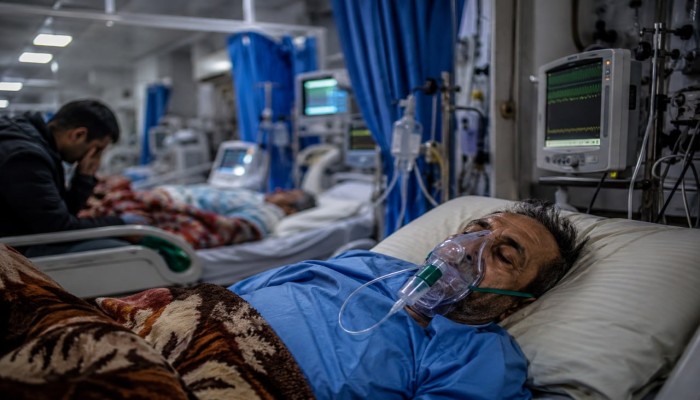 9988 سرير عناية لـ107 ملايين مصري.. عجز خطير بالمستشفيات يكشف ضعف الإنفاق على الصحة