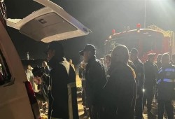 دائري السلام طريق الموت.. تريللا تقتل 3 أشخاص وتسحق 23 سيارة وتفضح طرق السيسي التي تبتلع المصريين