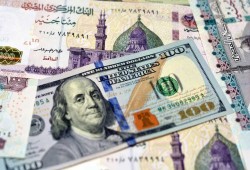 هبوط الدولار إلى ما دون 50 جنيهًا.. مكاسب مؤقتة أم تحول اقتصادي مستدام؟