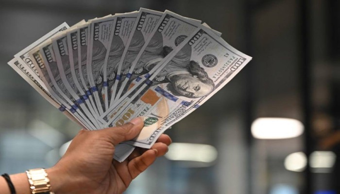 تراجع  الدولار لا يكسر موجة الغلاء.. الأسواق تتجاهل تحسّن الجنيه والمواطن لا يشعر بالمكسب
