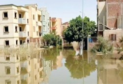 بالفيديو .. منازل "ابني بيتك 6" بأكتوبر الجديدة تغرق في مياه الصرف.. 3 أيام تكشف فشل المرافق وغياب المحاسبة