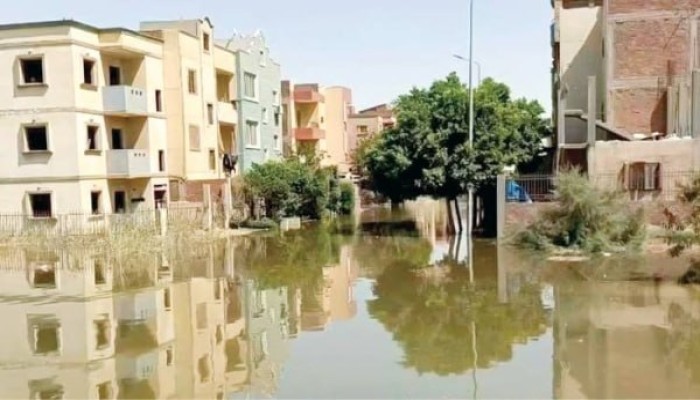 بالفيديو .. منازل "ابني بيتك 6" بأكتوبر الجديدة تغرق في مياه الصرف.. 3 أيام تكشف فشل المرافق وغياب المحاسبة