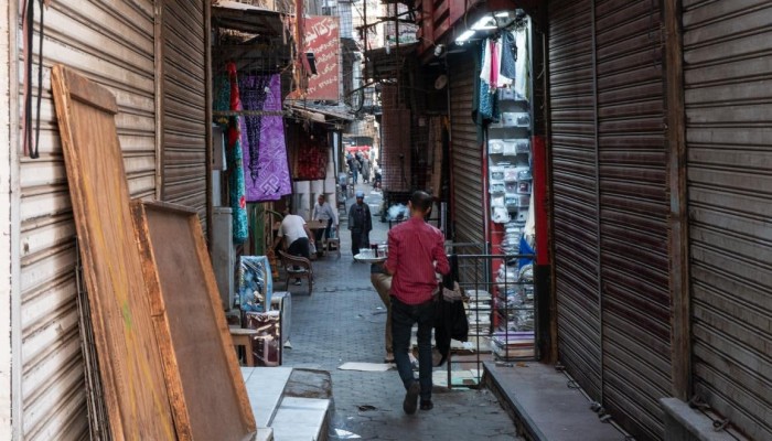 تباطؤ نمو القطاع الخاص يفضح واقع  الاستثمار في مصر.. تضخم وأزمات طاقة وديون