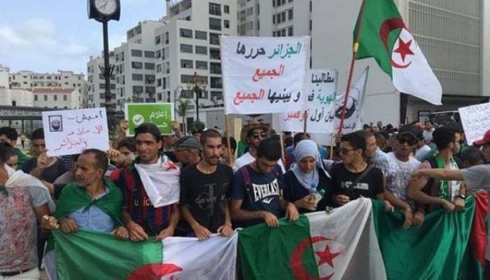 من الهوية إلى المعيشة والتنمية.. الإسلاميون يعيدون صياغة برامجهم الانتخابية في الجزائر