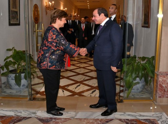 أول تفريط للسيسي بأصول الجيش..الجنرال يبيع «وطنية» ليتسلم 1.6 مليار دولار من الشريحة ال7 للصندوق