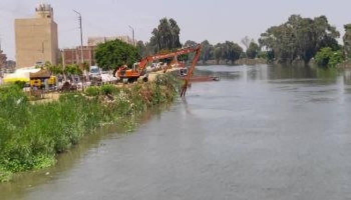 بالفيديو.. مواطنون ينتشلون عددا من الغرقى المجهولين من ترعة الإسماعيلية عند شبرا الخيمة وسط غياب حكومي!