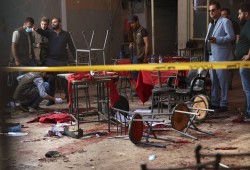 بالفيديو.. 6 قتلى و22 جريحًا إثر انفجار داخل مقهى بدمشق