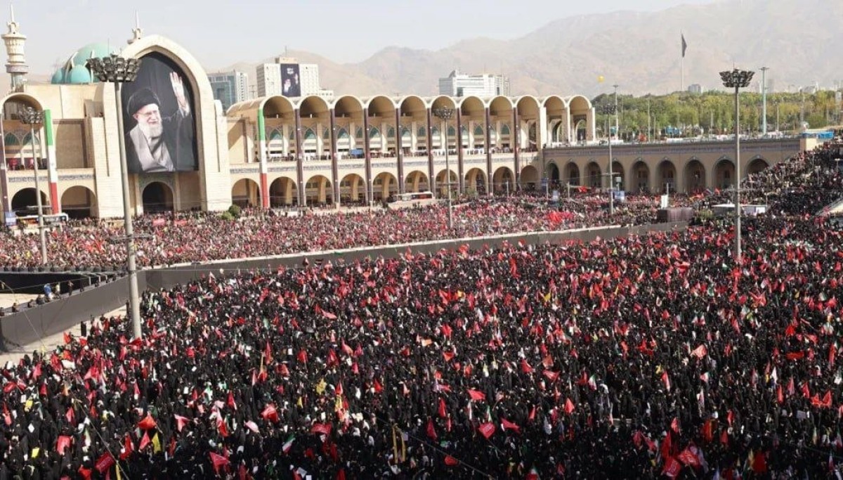 تشييع خامنئي يتحول إلى استعراض قوة.. وترامب مصدوم من حزن الإيرانيين