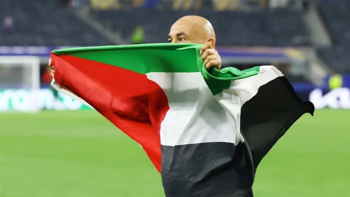 كيف تحول حسام حسن لأيقونة الصمود والروح المصرية في عيون الشعب الفلسطيني بمونديال 2026 بعد رفعه للعلم؟
