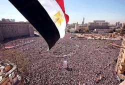 فقد 90% من قيمته.. هل أسقطت ثورة 25 يناير الجنيه المصري؟ قراءة في مسار الأزمة بالأرقام والوقائع