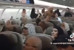 من فضلك إنزل من الطائرة لم يحالفك الحظ.. غضب من مصر للطيران بعد قرعة على المقاعد لوجود 5 ركاب زيادة