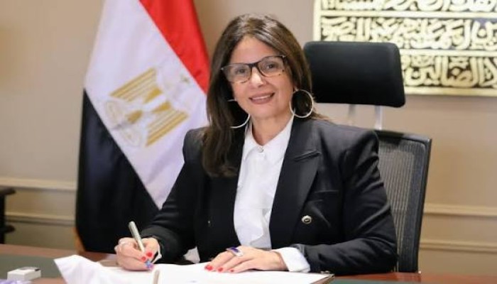 بعد إدانتها بسرقة كتاب.. وزيرة الثقافة تتقدم باستقالتها لرئيس مجلس الوزراء