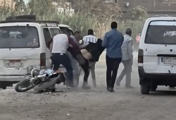 الحكومة تواصل القمع لإخلاء الجزيرة..اعتقال 19 تاجرًا من الوراق بسبب بيع مواد البناء للأهالي