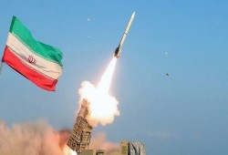 صافرات الإنذار تدوي في الخليج.. هجمات متبادلة بين إيران وأمريكا تفتح جبهة جديدة بالبحرين والكويت