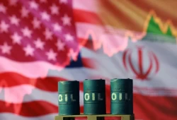 النفط يرتفع أكثر من 7% بعد إعلان ترامب انتهاء وقف النار مع إيران