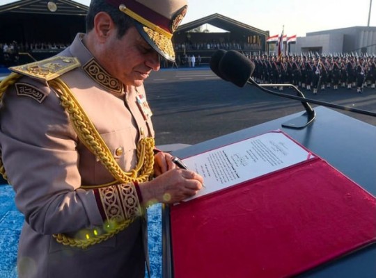 عسكرة الطوارئ بعد الأوكتاجون.. السيسي يختار قائدًا عسكريًا لرئاسة الهيئة القومية للطوارئ