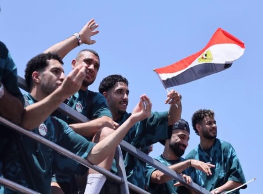 النظام يسرق فرحة المصريين.. غضب شعبي وإعلامي لحرمان الجماهير بالقاهرة من إستقبال لاعبي المنتخب