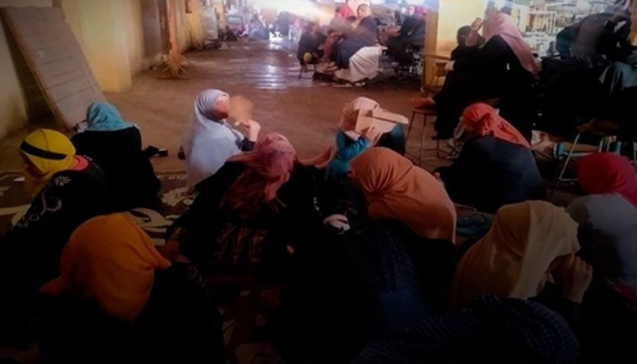 إضراب واسع في "وبريات سمنود".. العمال يحتجون على وقف التأمين وغياب الحد الأدنى للأجور