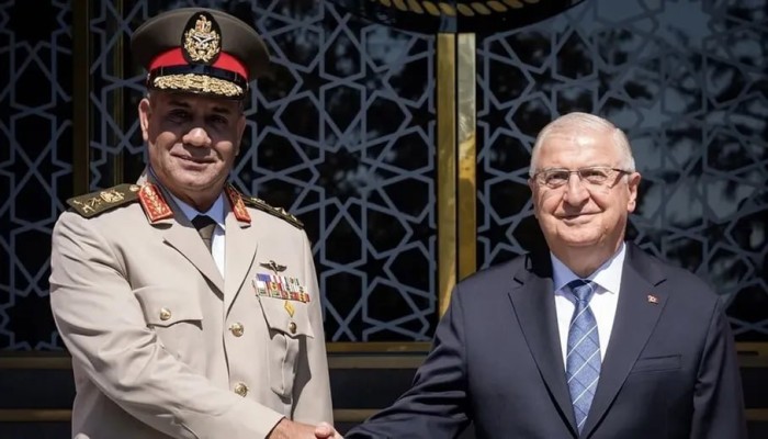 تحالف يقلق إسرائيل.. دلالات أول زيارة لوزير دفاع مصري إلى تركيا في عهد السيسي