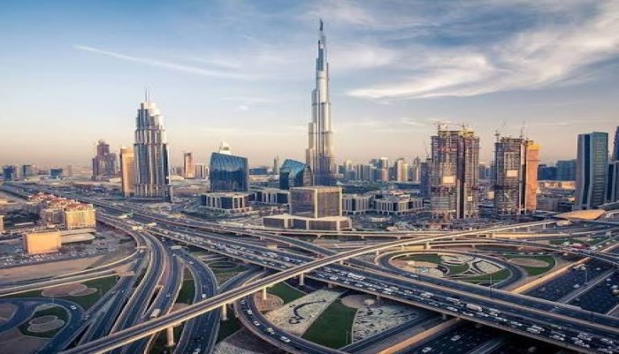 رويترز || انفجارات تهز وسط مدينة دبي