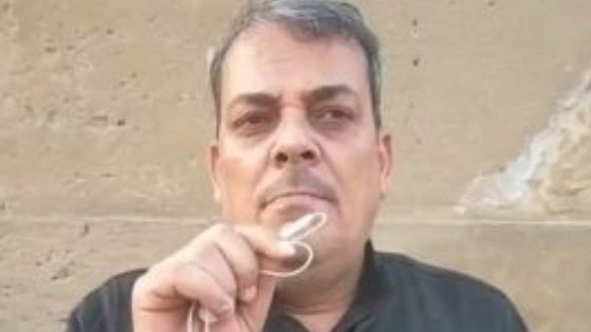 بالفيديو.. مواطن يستغيث لتعرضه لتهديدات بالاعتقال بعد الإبلاغ عن سرقة أسلحة بالمنوفية