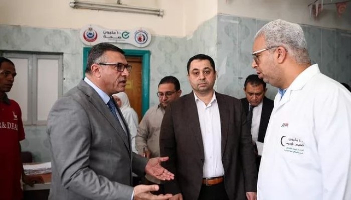 المنصة || ديون المشتريات وراء نقص المستلزمات في مستشفى قنا العام.. المدير المقال يكشف أسباب الأزمة