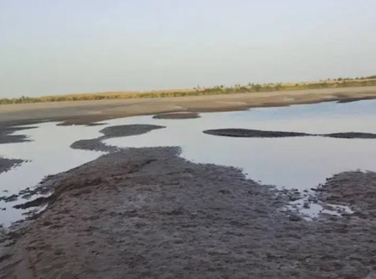 تراجع تدفقات النيل وانحساره بالسودان يعيد مخاوف العطش