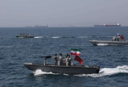 إيران تعلن فرض سيطرة كاملة على مضيق هرمز وتجبر 6 سفن على الامتثال لقرارها