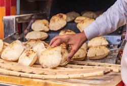 أغسطس الغلاء يهدد الخبز والوقود.. فماذا سيفعل المصريون؟