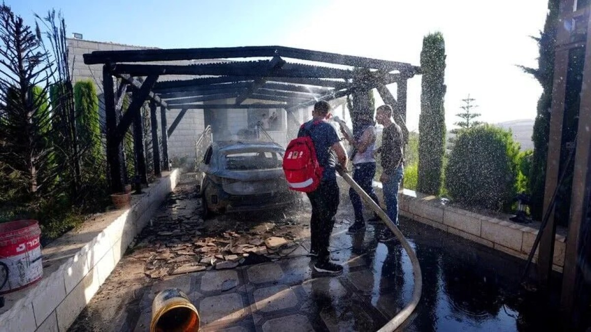 إدانات دولية بلا ردع.. المستوطنون يقتلون ويحرقون المساجد في الضفة والجوع يفتك بغزة