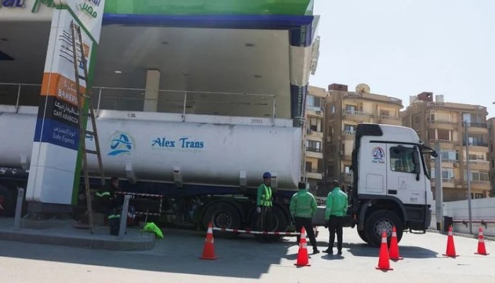 نون بوست || من الحقول إلى محطات الكهرباء.. كيف تواجه مصر اضطرابات إمدادات الغاز؟
