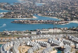 اقتصاد الجيش في مصر يتحول إلى رأسمالية المالك .. يزيد صايغ يرصد السيطرة على الأرض والريع