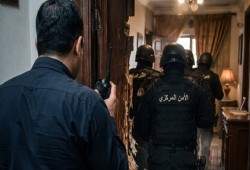 منظمات حقوقية: الأمن يقتحم منازل المعتقلين ويسرق مبالغ مالية ومقتنيات