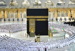 شركات الطيران ترفع تذاكر العمرة إلى 20 ألف جنيه و"السياحة" تحذر من غموض الإعاشة