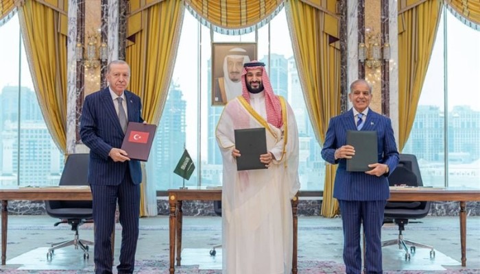 اتفاق مكة يعيد رسم أمن المنطقة.. السعودية وتركيا وباكستان تؤسسان ردعا جماعيا خارج المظلة الغربية