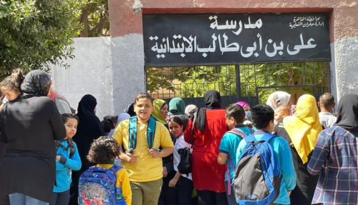 مطالب بتأجيل الدراسة 7 أيام وتحذيرات من بدء مرتبك يرهق الطلاب والمعلمين