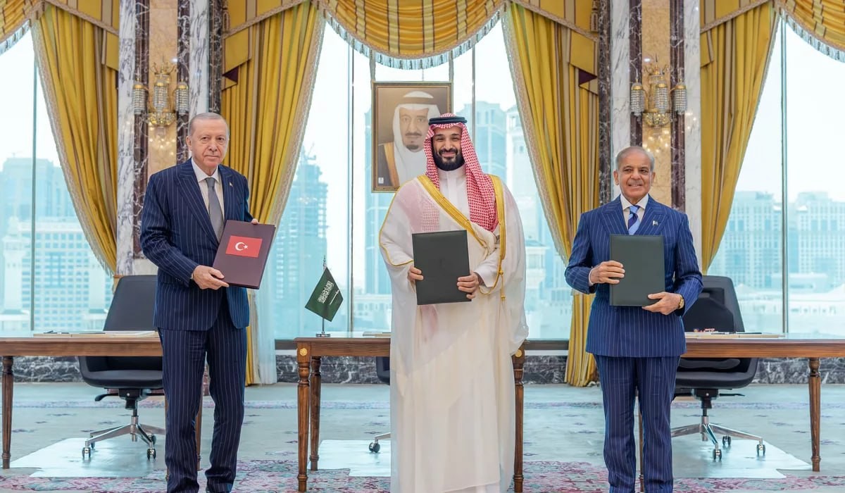 هجوم جازان يضع اتفاق مكة أمام أول اختبار.. الحوثيون يستهدفون أرامكو بعد يومين من توقيع التحالف الدفاعي