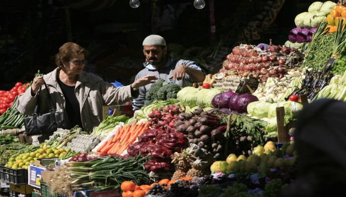 سياسات السيسي ترفع كلفة السكن والكهرباء والغاز 31.1% وتدفع التضخم إلى 13 بالمئة على حساب المصريين