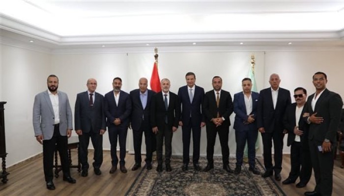 مصر تتجه لتصدير فائض إنتاج 1.8 مليار دجاجة عبر تركيا وسط خسائر المربين وغياب ضمانات السوق