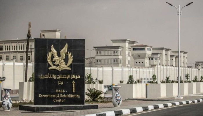 اعتداء على المعتقل "محمد حسين ذكي" بعد عودته من «القصر العيني» وسط مخاوف من فقدانه البصر