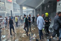 فيديو || انفجار داخل "مول" بالتجمع يثير الذعر.. والداخلية: وفاة 3 أشخاص