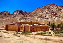 المبادرة المصرية للحقوق الشخصية تطالب مصر بوقف إجراءات تهدد تراث دير سانت كاترين وحقوق الرهبان