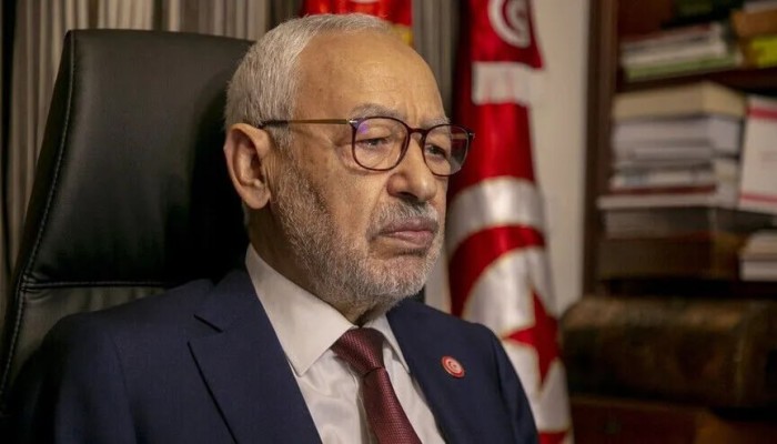 إعادة الغنوشي إلى سجن المرناقية بعد أسابيع من العزل.. و«النهضة» تحذر من تدهور صحته