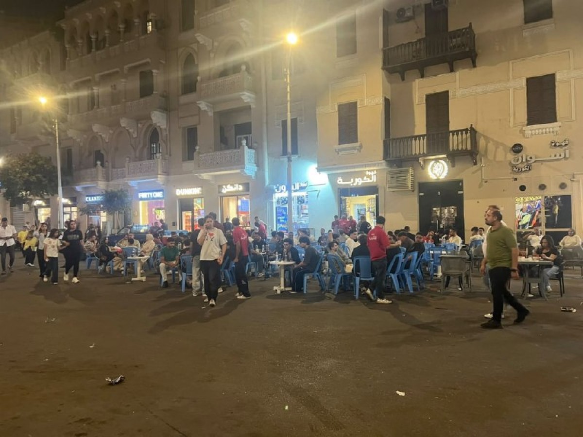 أهالي مصر الجديدة يرصدون فوضى تجارية تضرب 5 شوارع سكنية ويستغيثون من البلطجة والتلوث