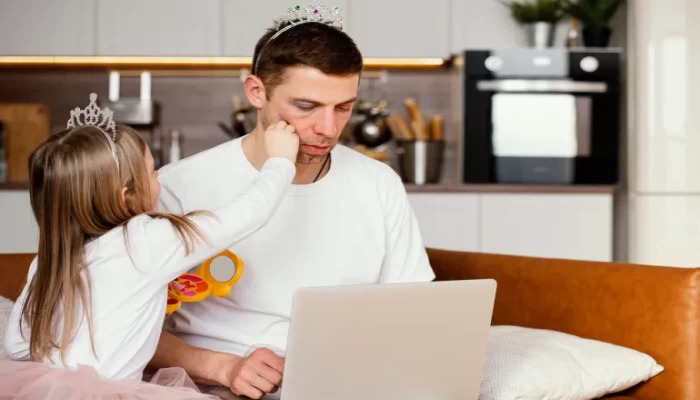 هل طفلك يفضل أحد والديه؟ الحقيقة التي قد تطمئنك