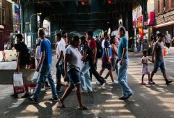 قاضية أمريكية تلغي حظر تأشيرات تشمل مصر و74 دولة وتؤكد أن قرار ترامب مخالف للقانون