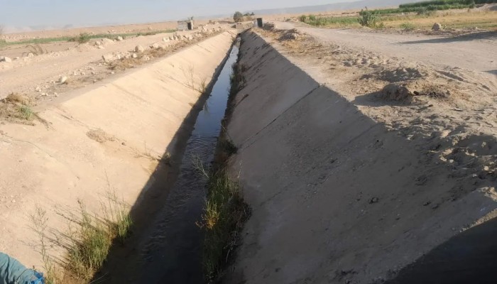 مواسير مكسورة بترعة كوم أمبو بالمراشدة تخدم 65 ألف فدان تتسبب في أزمة مياه وتهدد وصولها للمزارعين.. استغاثات تكشف أزمة ري متكررة