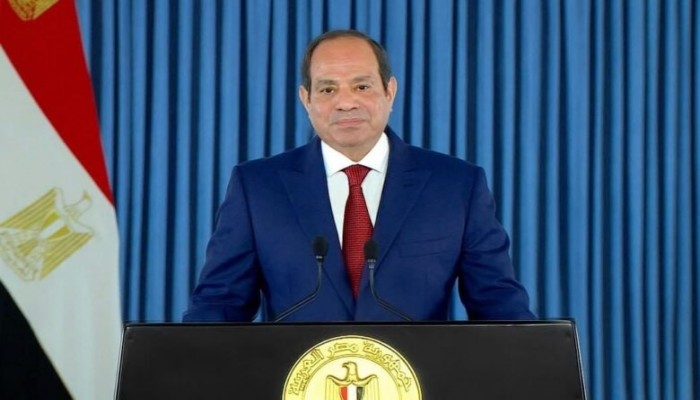 السيسي يفتح دفتر الإنجازات وينفي الفساد عنه وعن نظامه.. هل يخشى انهيار الثقة في الداخل؟