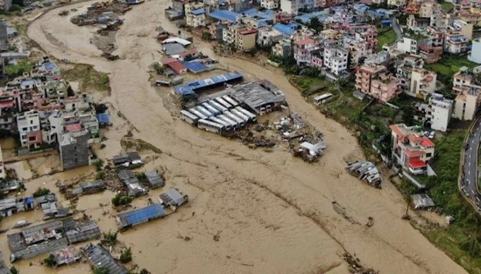 بالفيديو.. سيول نيبال تبتلع جسرًا ومنازل خلال 30 ثانية وتخلف قتلى ومفقودين