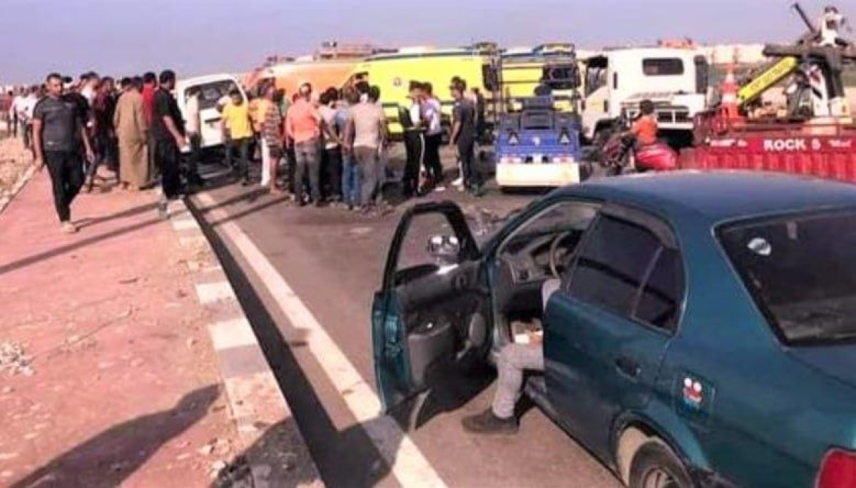 إصابة 12 شخصًا في إنقلاب ميكروباص على الصحراوي بالبحيرة